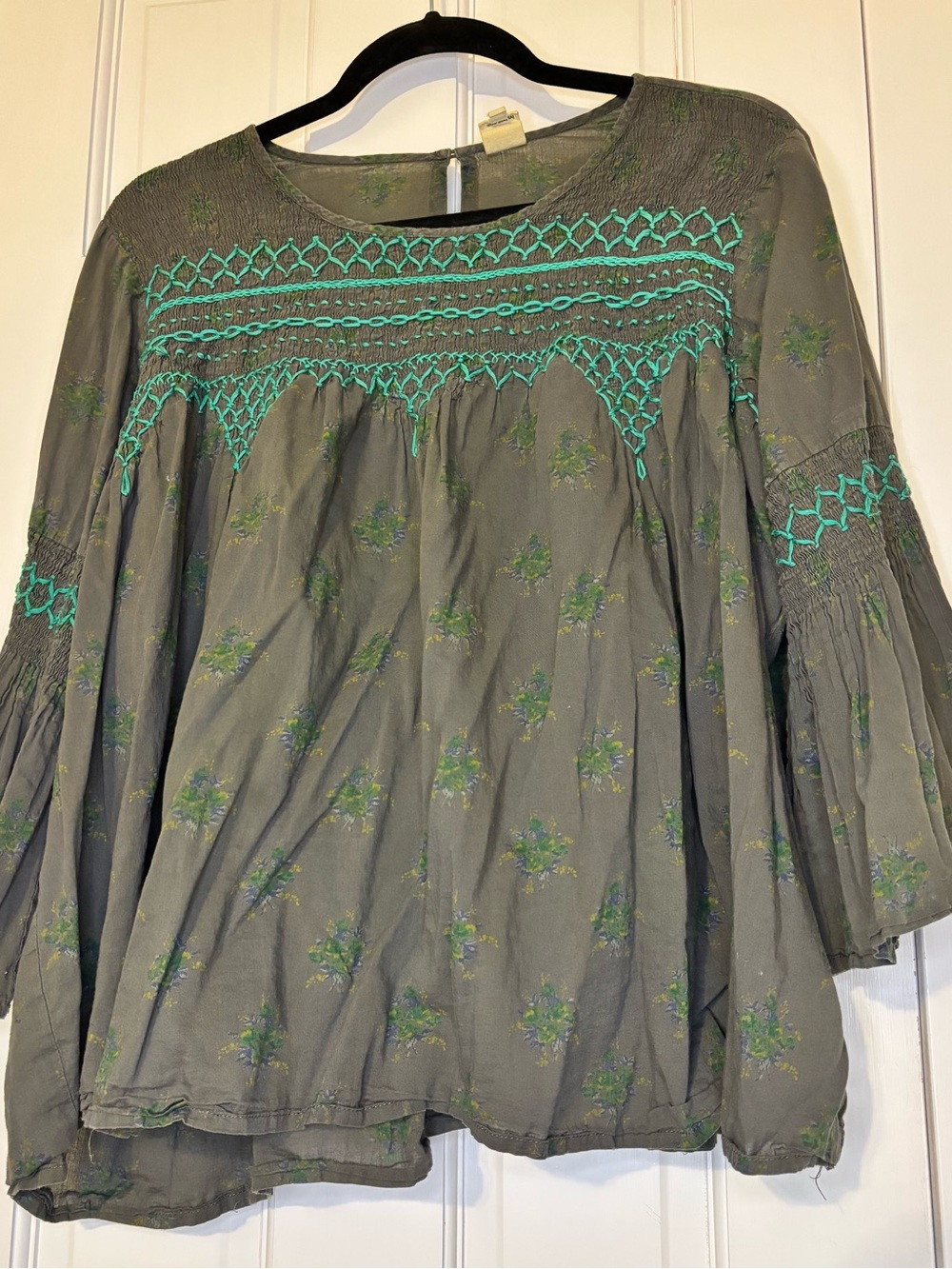 Ivy Jane Embroidered Peasant Top in Olive with Green Accents M